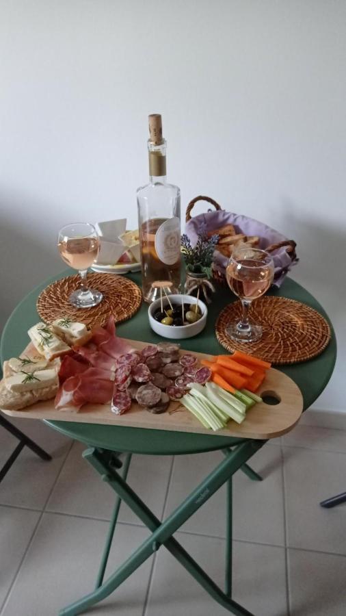 Les Cigales Bed & Breakfast Villelaure ภายนอก รูปภาพ