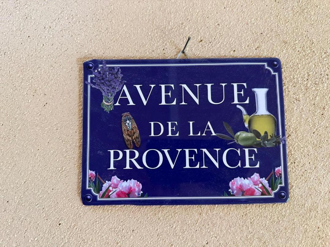 Les Cigales Bed & Breakfast Villelaure ภายนอก รูปภาพ