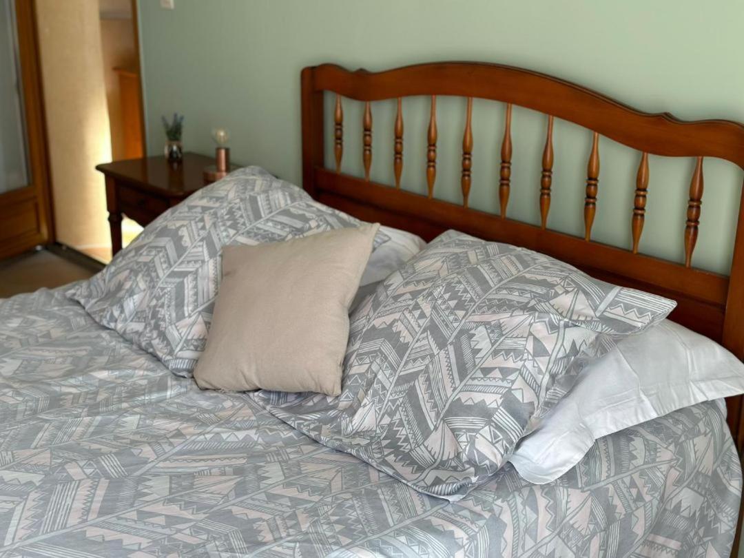Les Cigales Bed & Breakfast Villelaure ภายนอก รูปภาพ